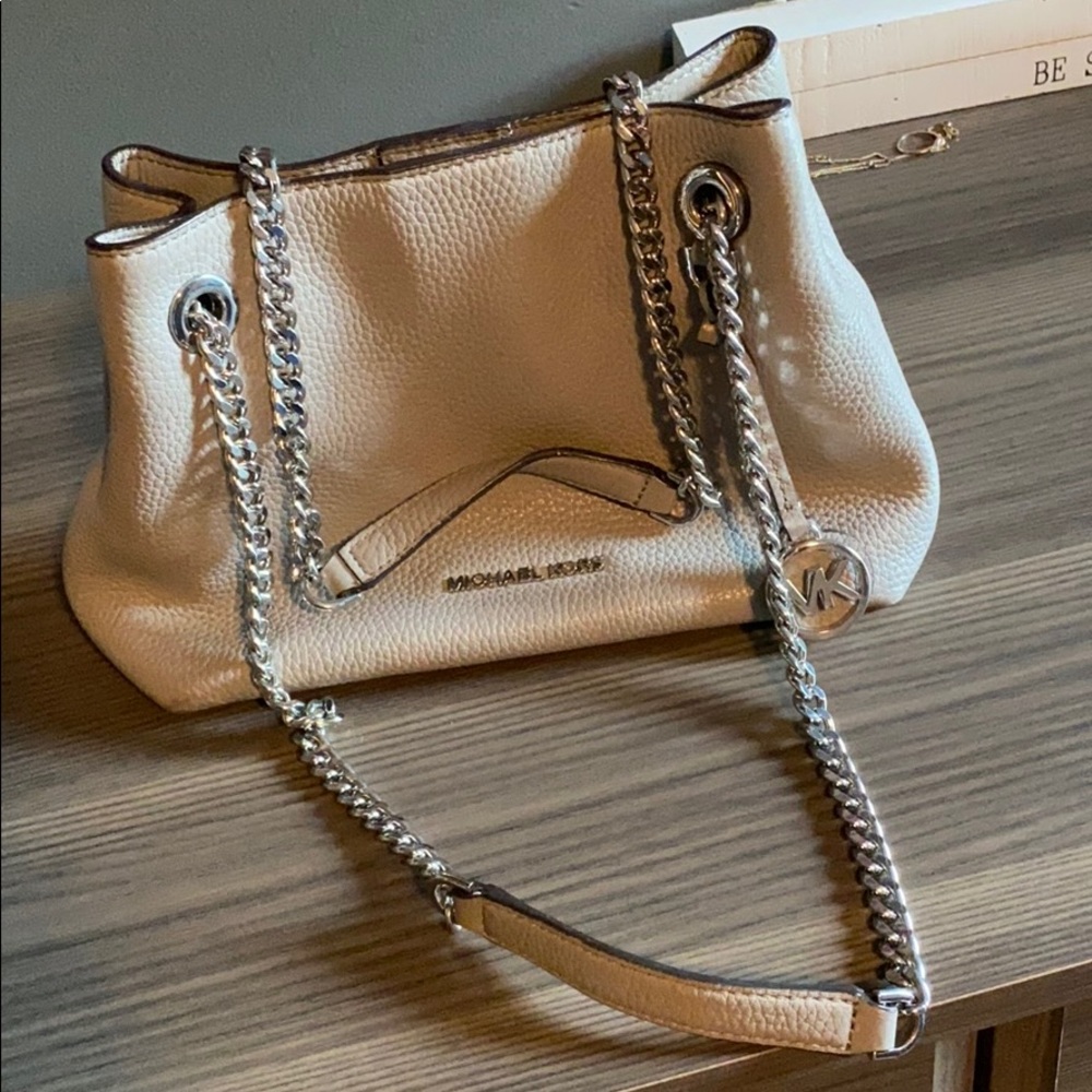 Micheal Kors purse